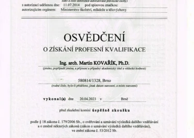 Vydaný certifikát o profesní kvalifikaci architekta v České republice, potvrzení kvalifikace a odbornosti.